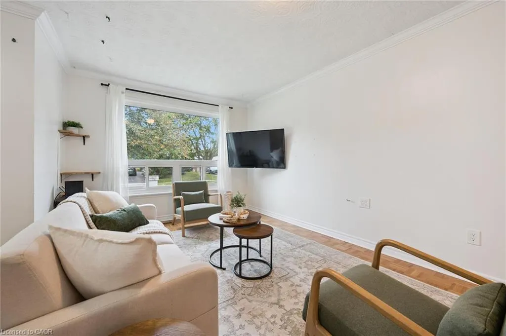 29 Mcilwraith Crescent