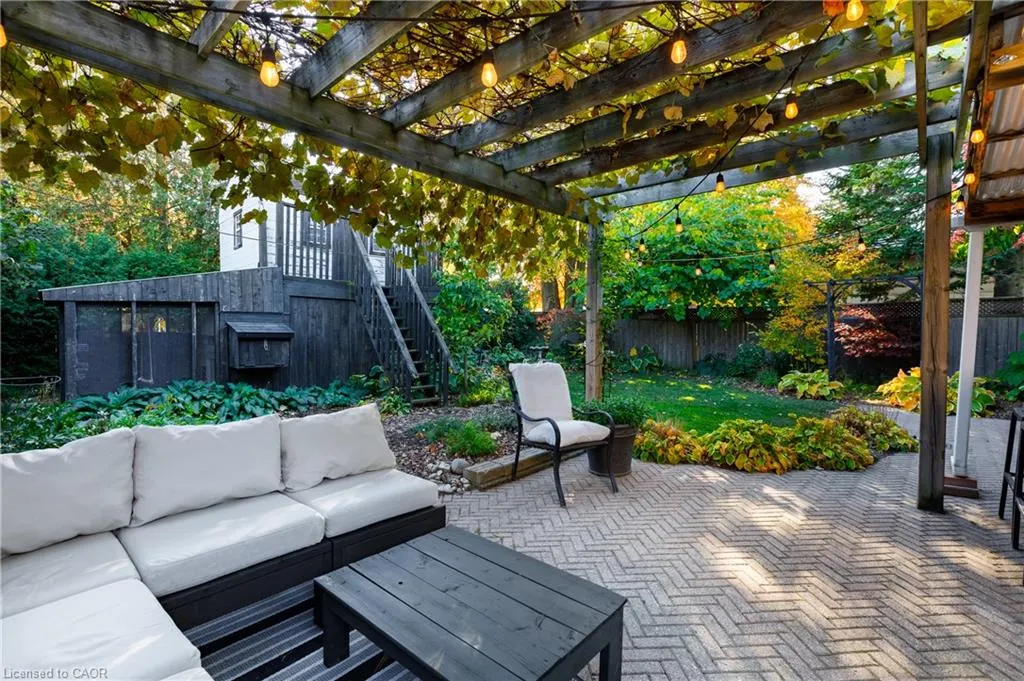 1323 Queen's Boulevard