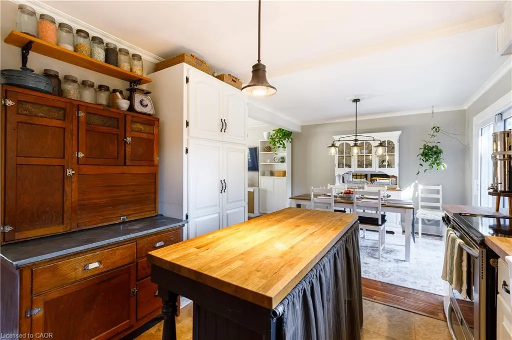 1323 Queen's Boulevard