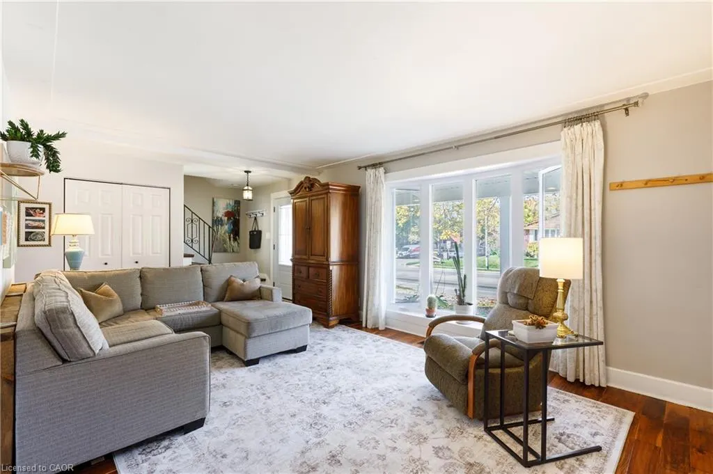1323 Queen's Boulevard