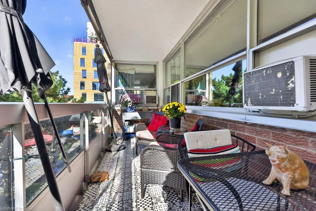 2263 Marine Drive #301