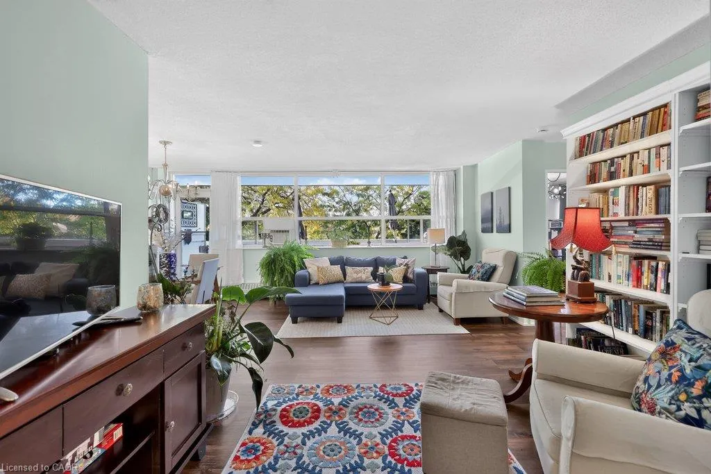 2263 Marine Drive #301