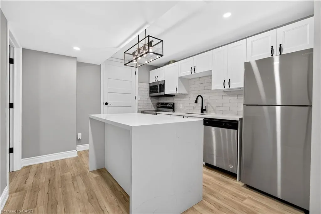 592 Aberdeen Avenue #1