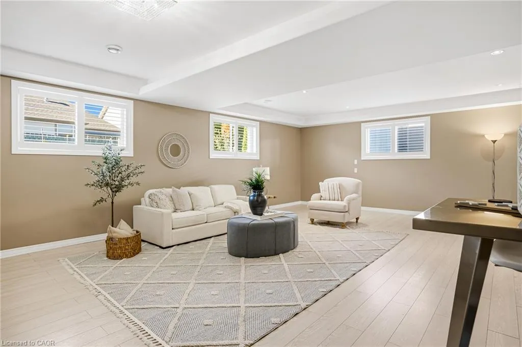 17 First St Louth