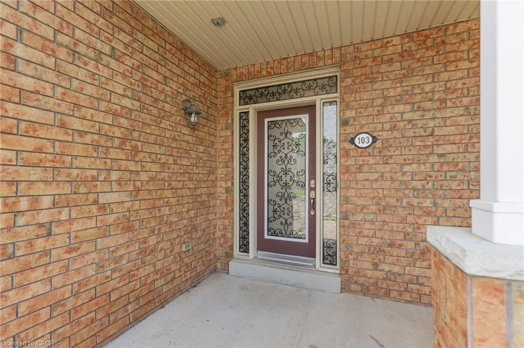 103 Swift Crescent