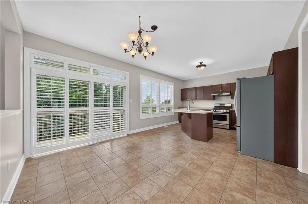 103 Swift Crescent