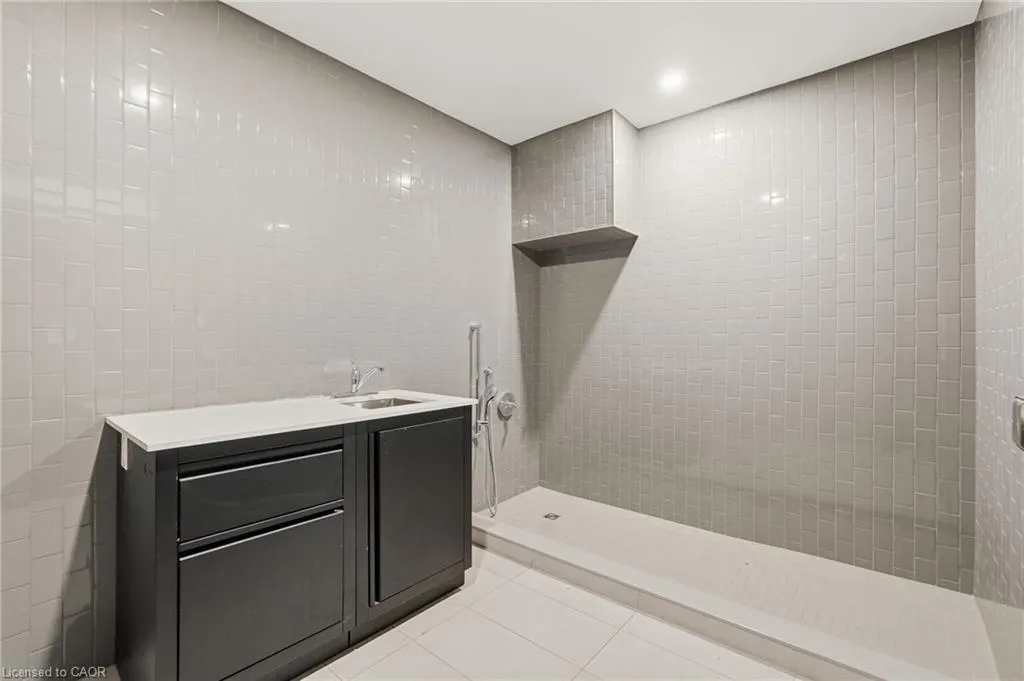 461 Green Road #206