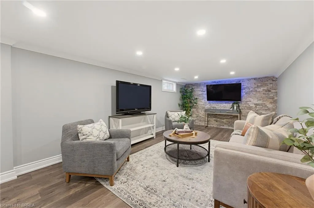38 Varadi Avenue