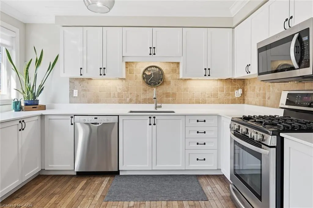 2206 Casselman Court