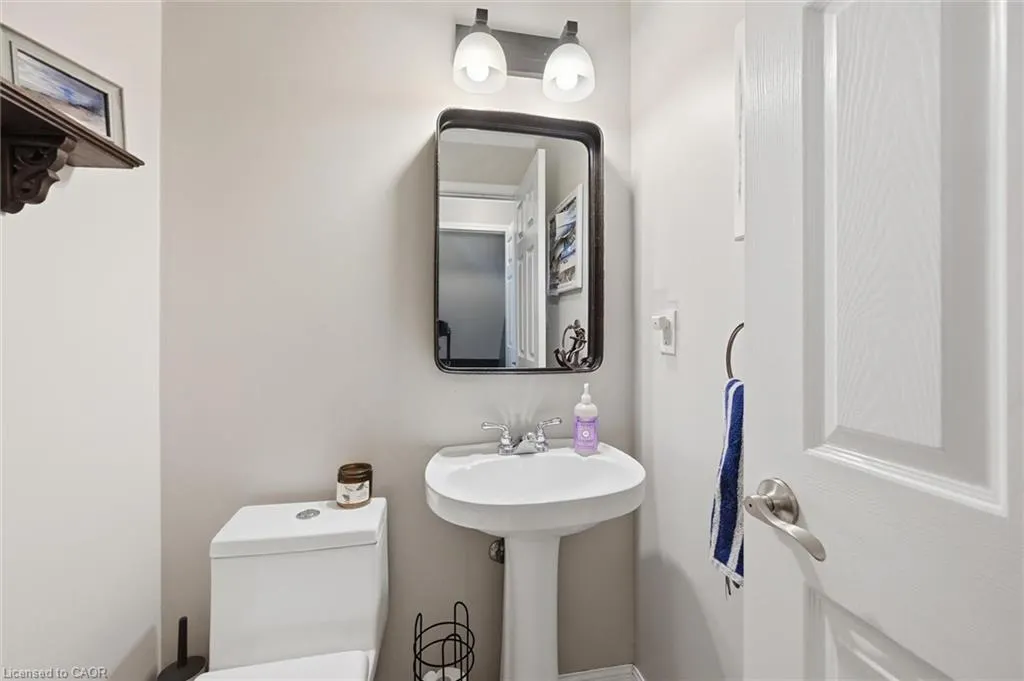 2206 Casselman Court