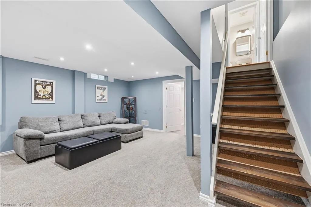 2206 Casselman Court