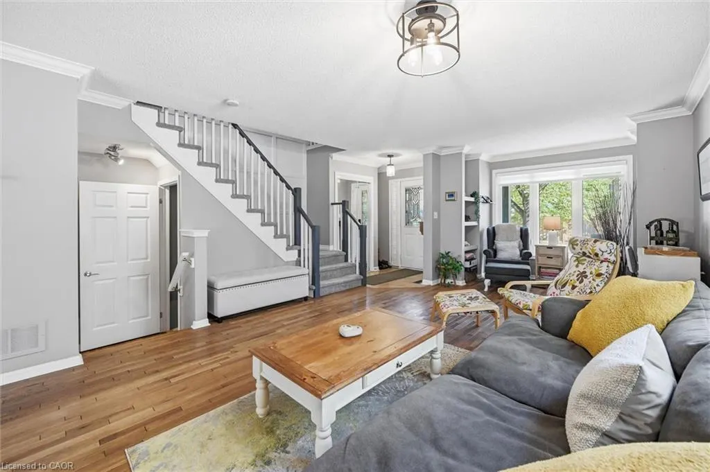 2206 Casselman Court