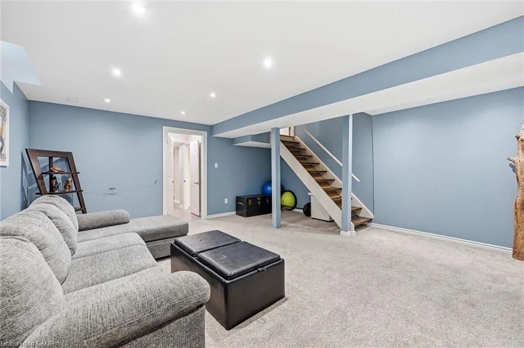 2206 Casselman Court