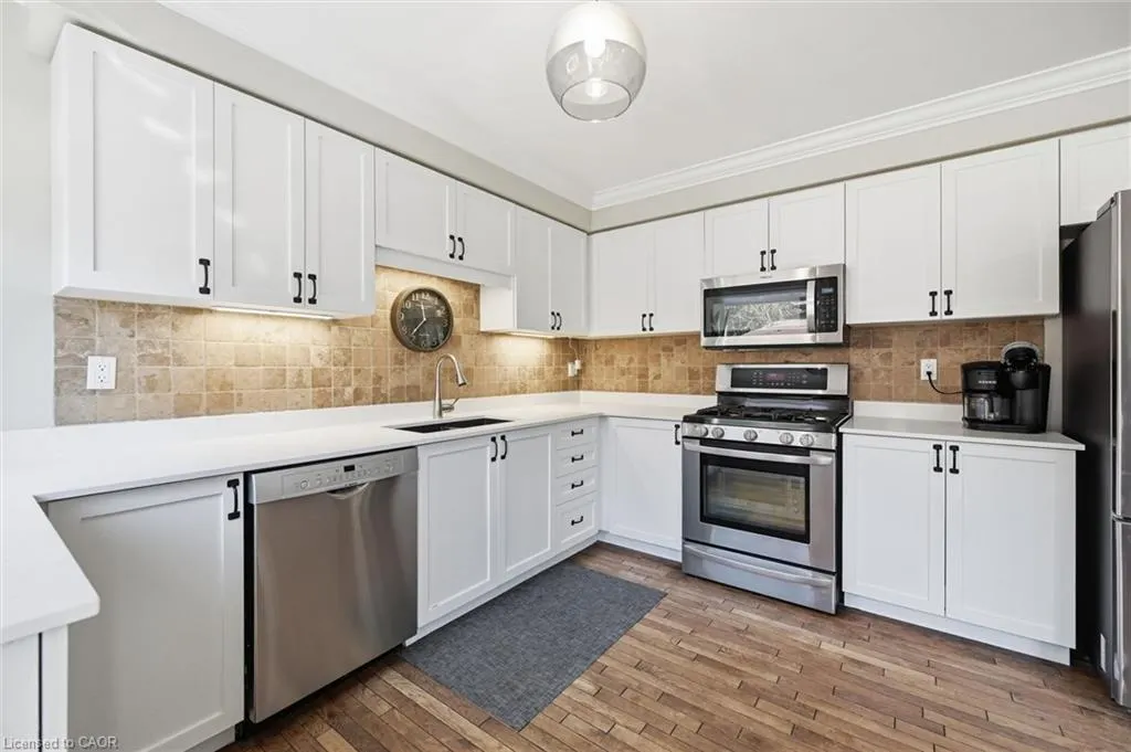 2206 Casselman Court