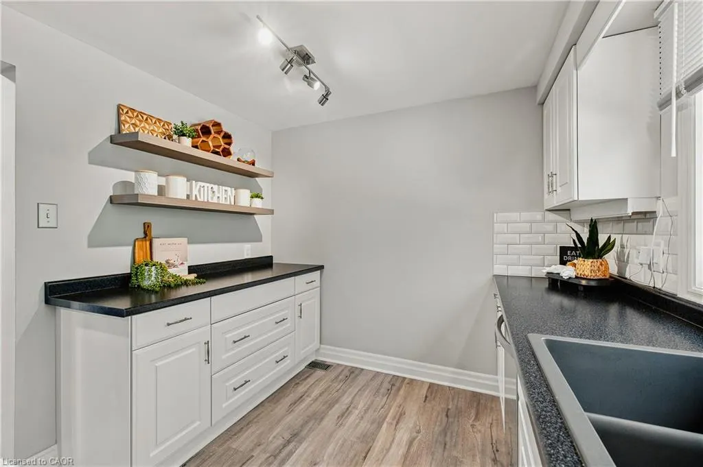 220 Salisbury Avenue #13
