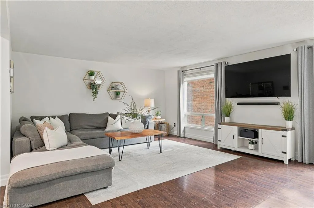 220 Salisbury Avenue #13