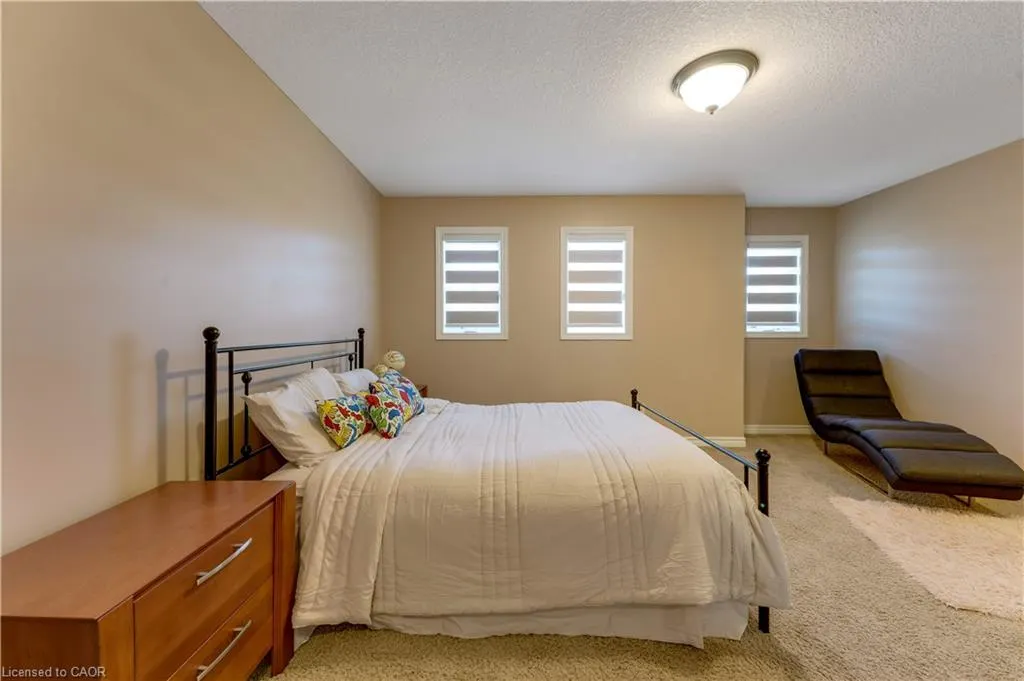 639 Crawford Crescent