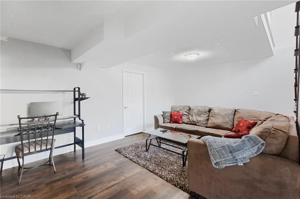 4142 Judson Common