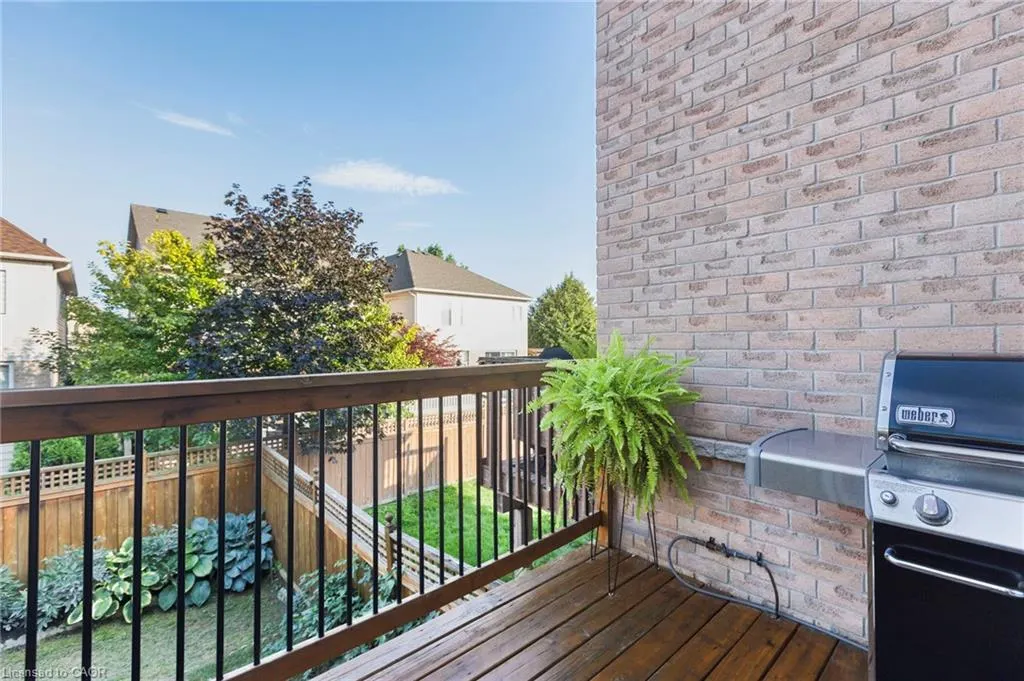 4142 Judson Common
