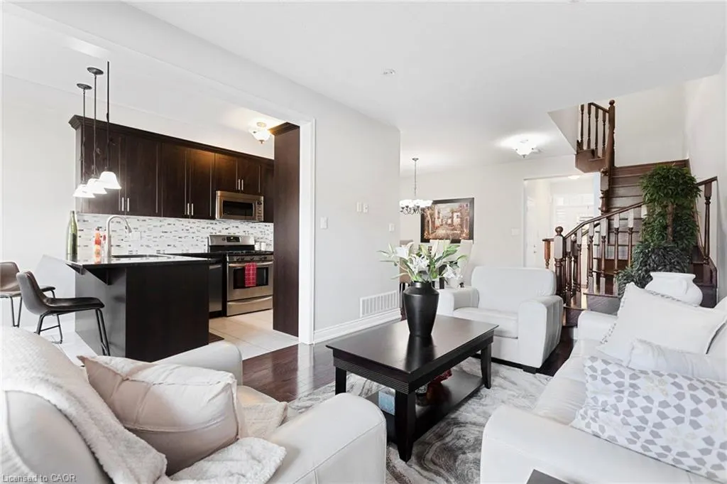 4142 Judson Common