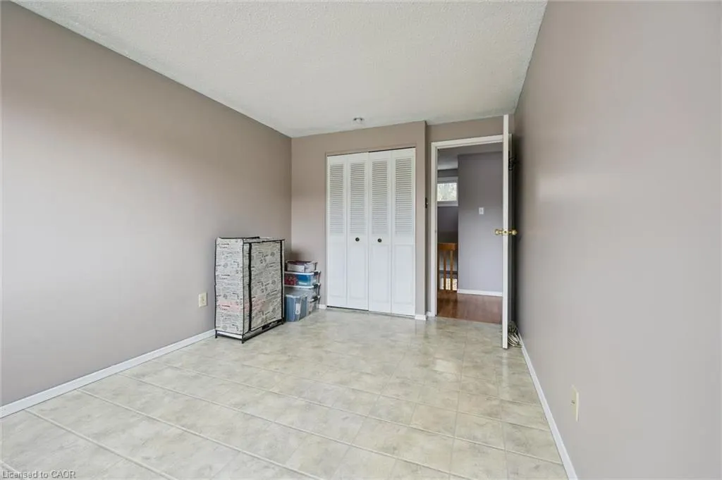 64 Frobisher Court