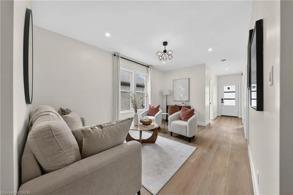 51 Queen Street S