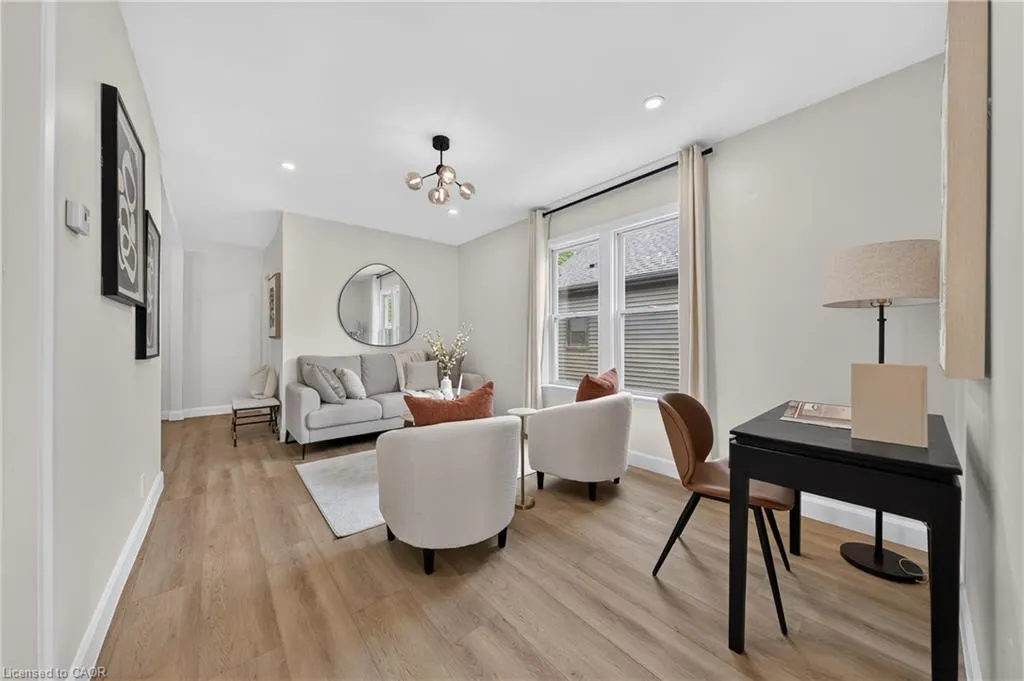 51 Queen Street S