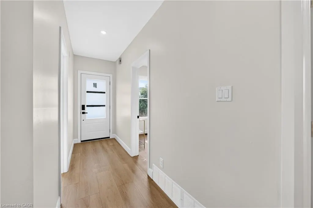 51 Queen Street S
