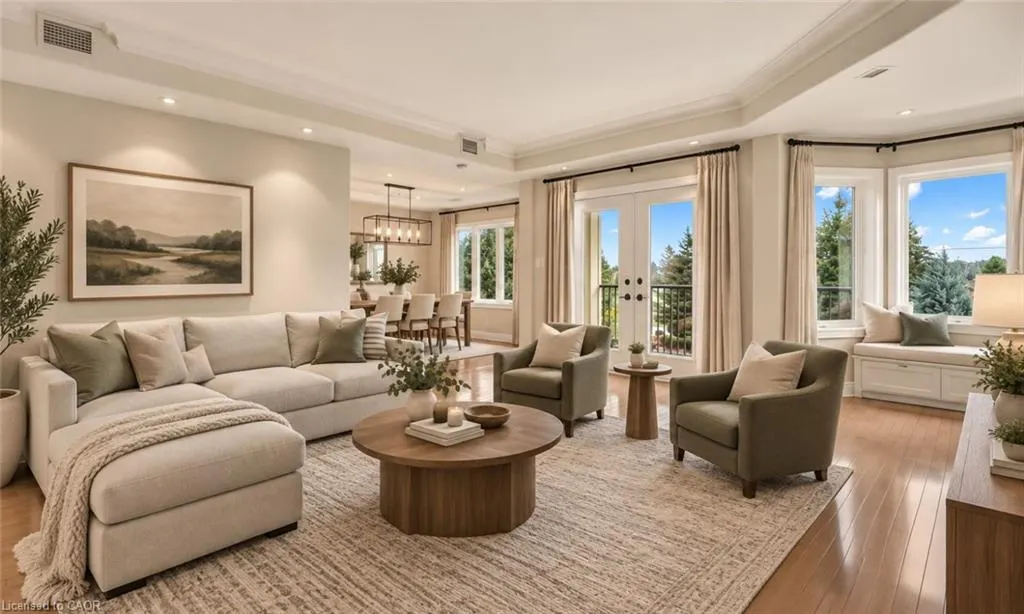 10 Bay Street E #307
