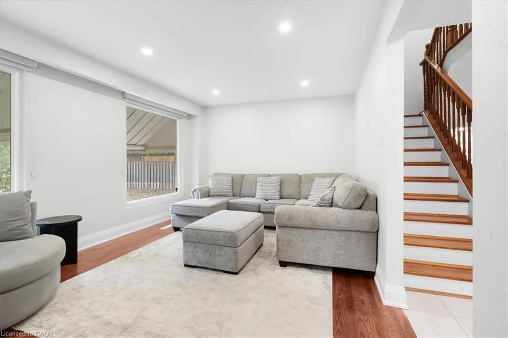 31 Berrisfield Crescent
