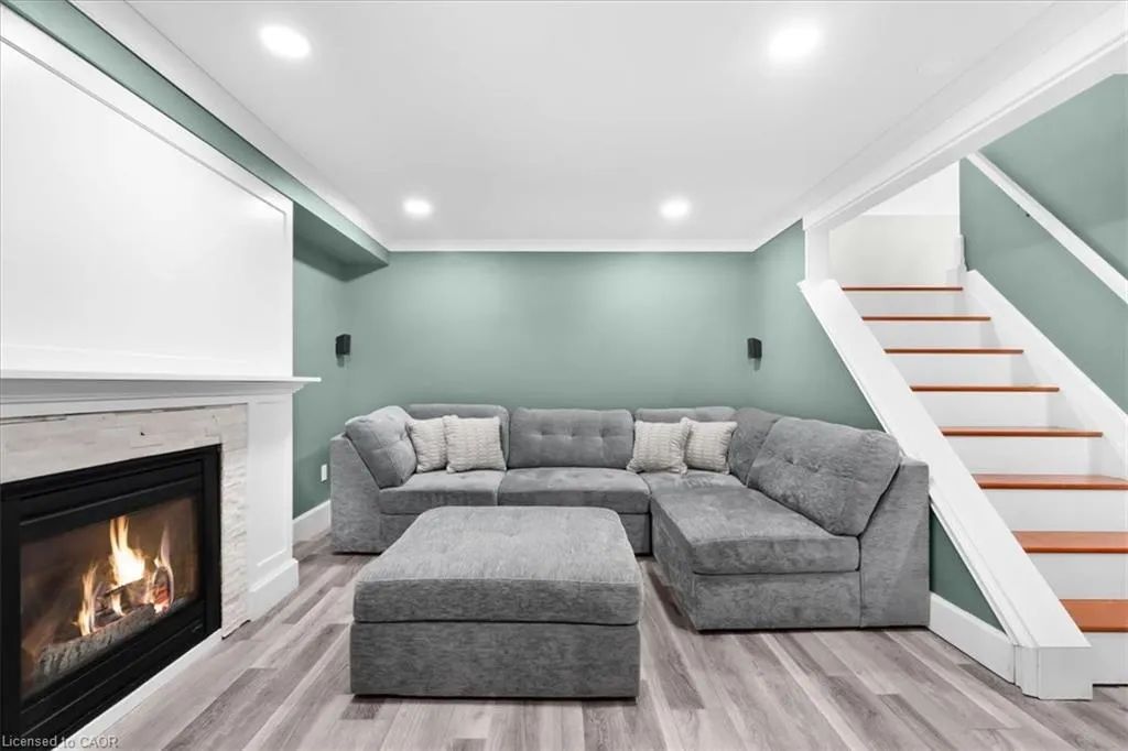 31 Berrisfield Crescent
