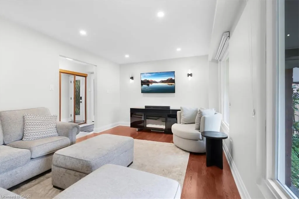 31 Berrisfield Crescent