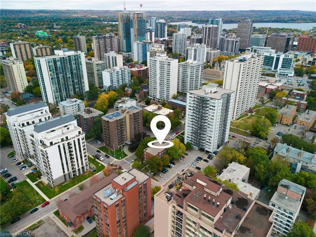 60 Robinson Street #304