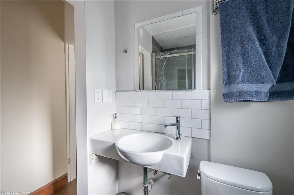 60 Robinson Street #304