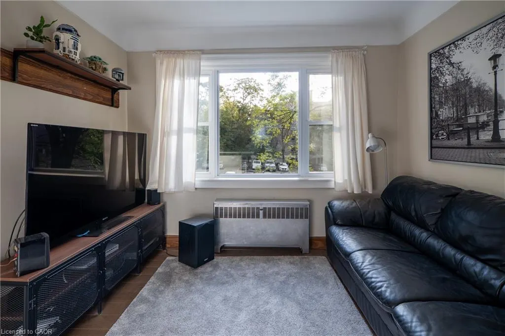 60 Robinson Street #304