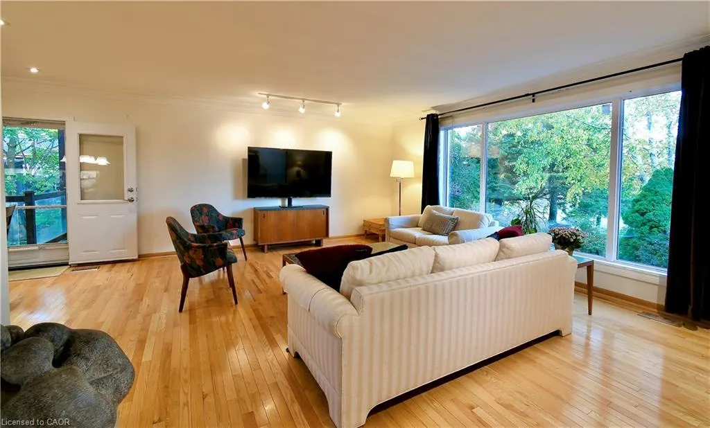 855 Governors Road
