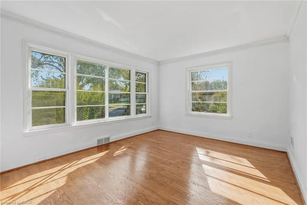 55 Lakeview Avenue