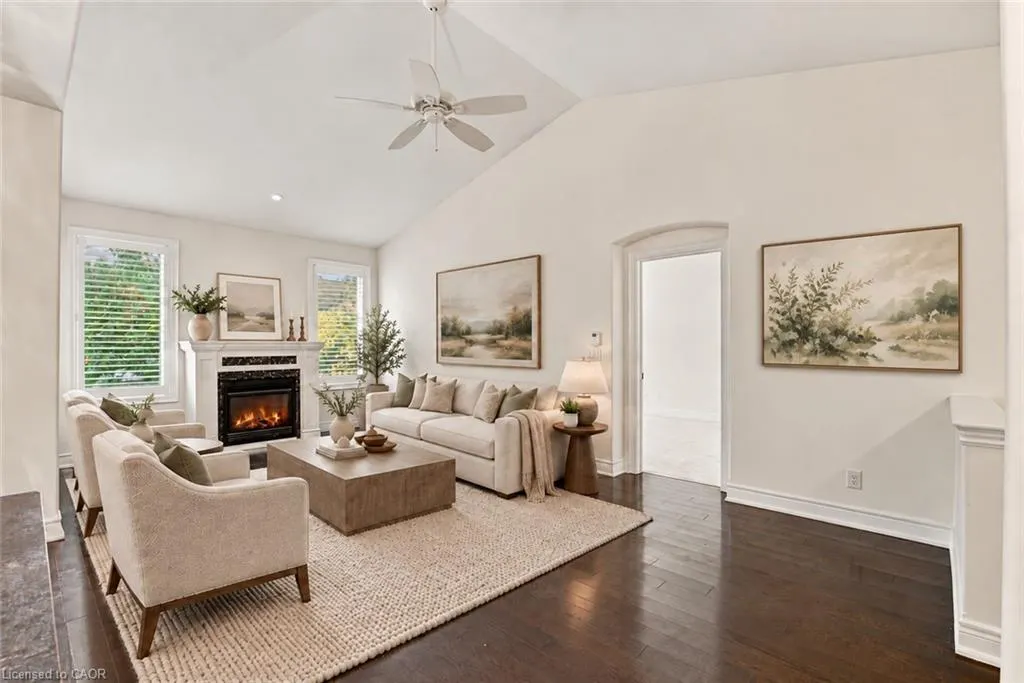 3 Hillside Drive