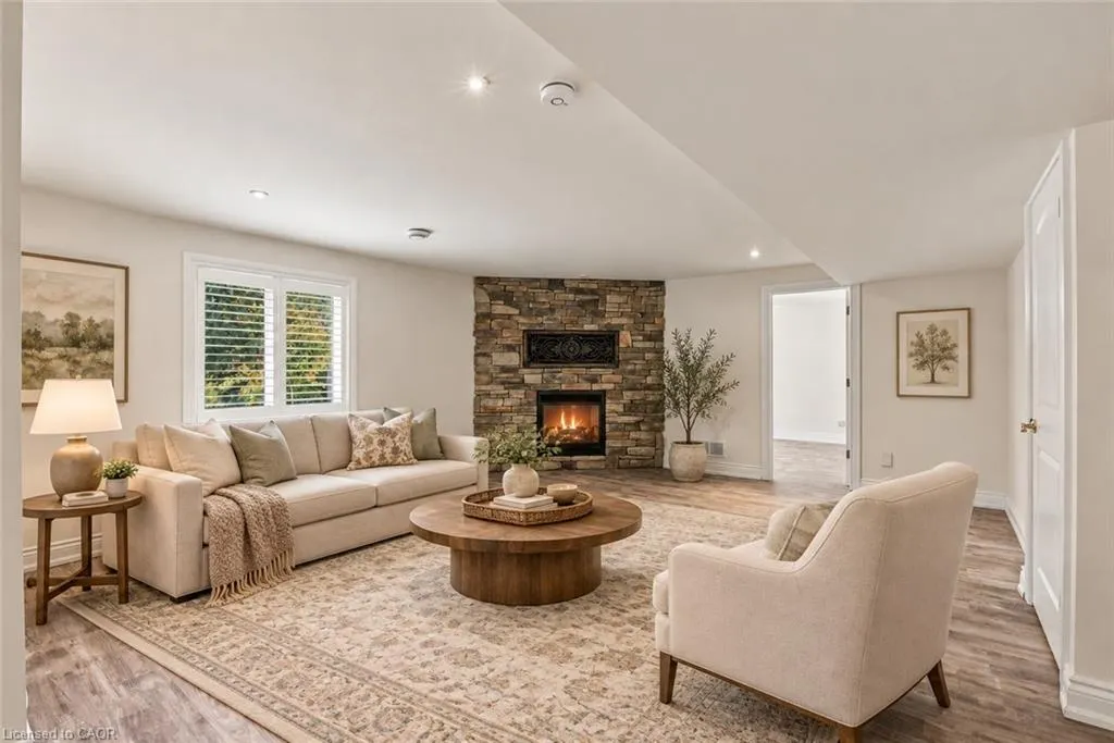 3 Hillside Drive