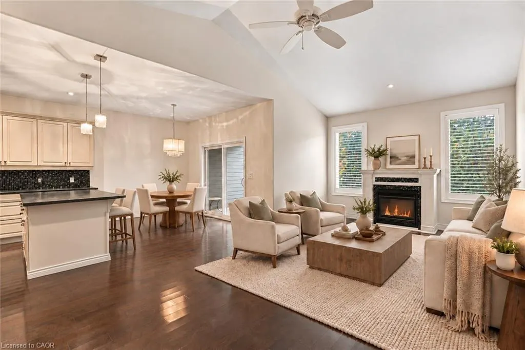 3 Hillside Drive