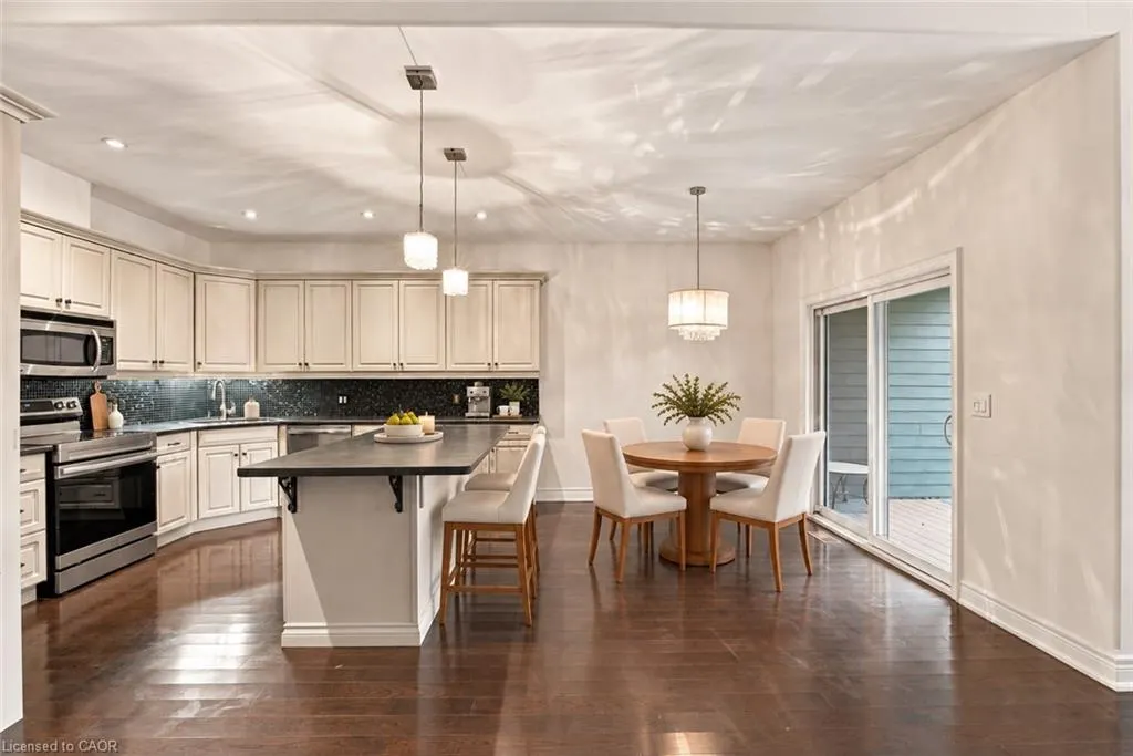 3 Hillside Drive