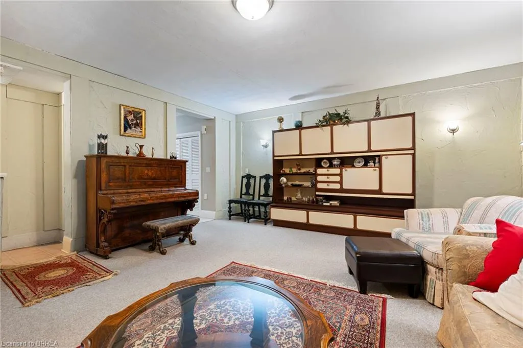 6 Howard Road
