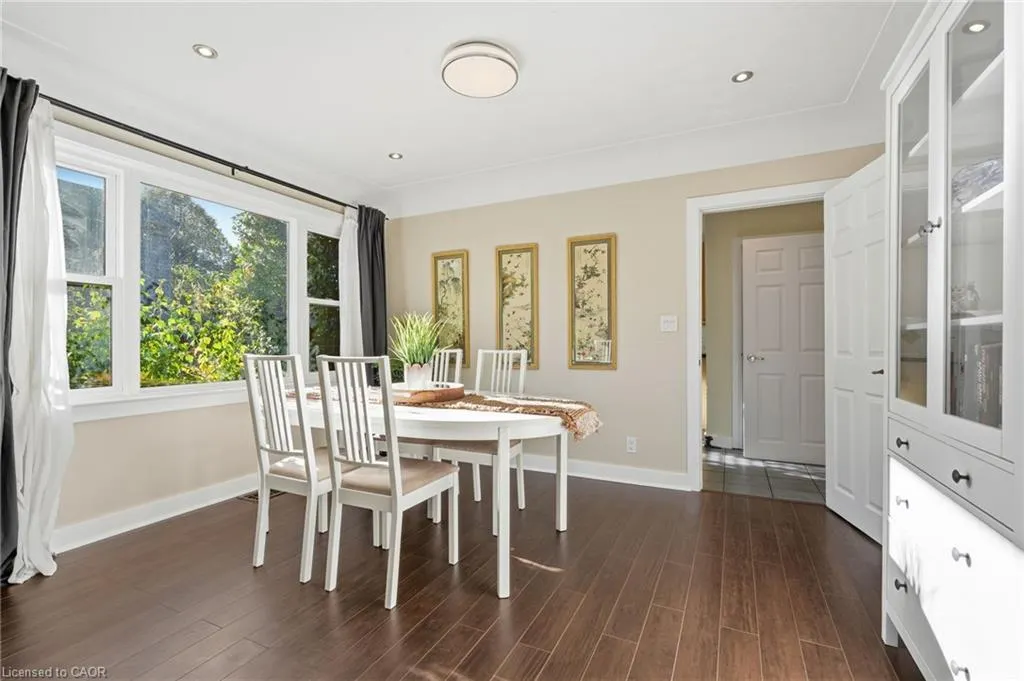 313 North Shore Boulevard W