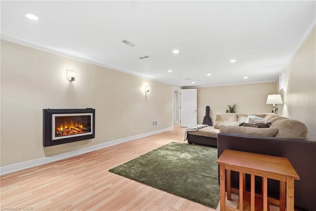 313 North Shore Boulevard W