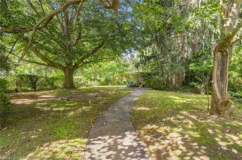 313 North Shore Boulevard W