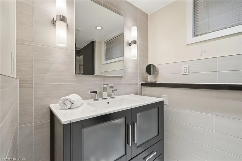 313 North Shore Boulevard W