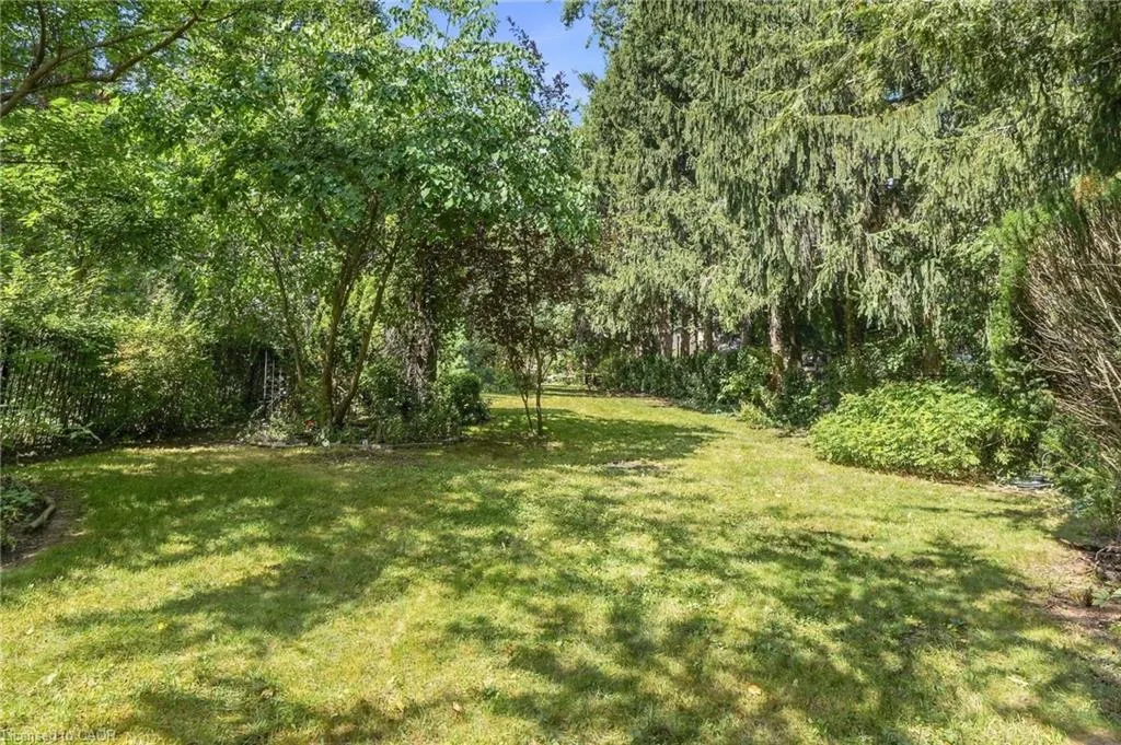 313 North Shore Boulevard W