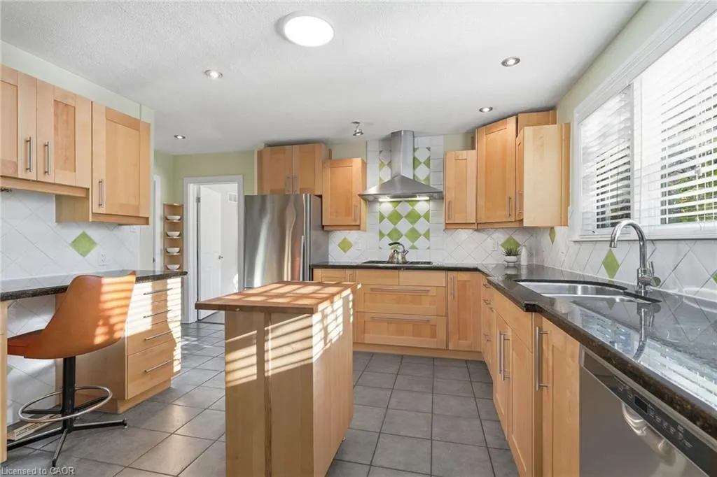 313 North Shore Boulevard W