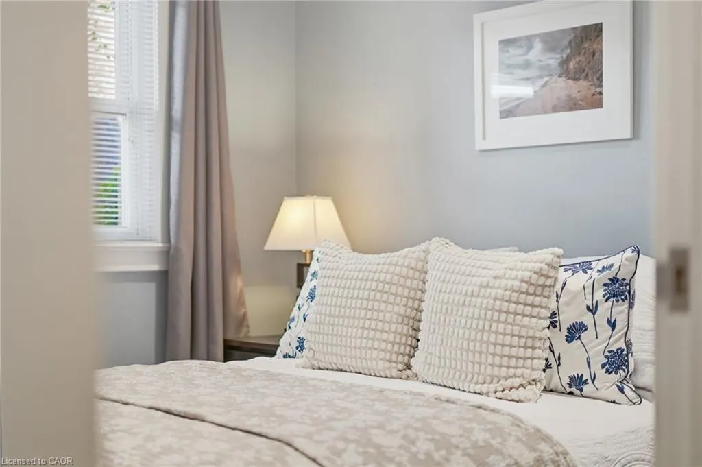 313 North Shore Boulevard W