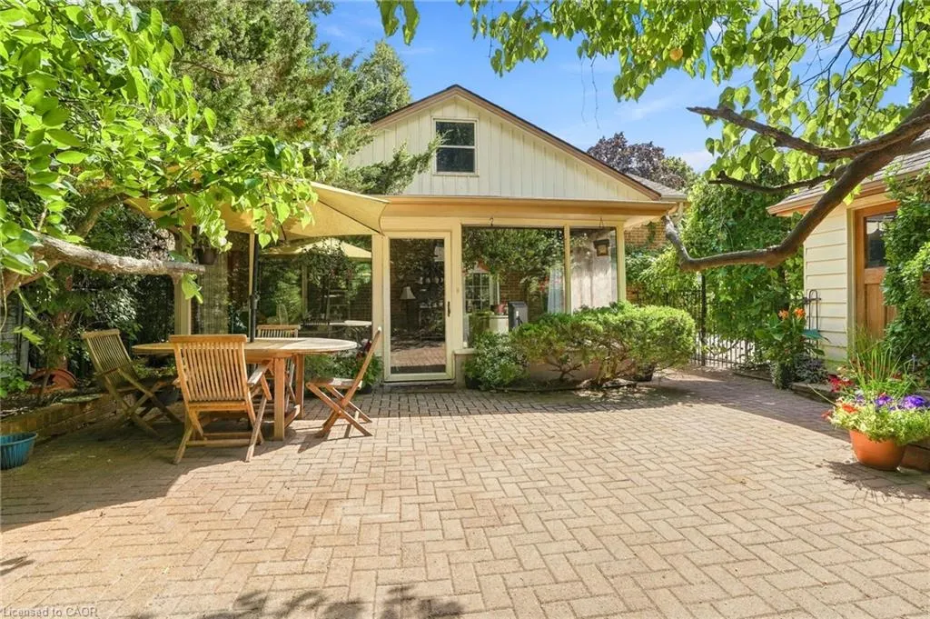 313 North Shore Boulevard W